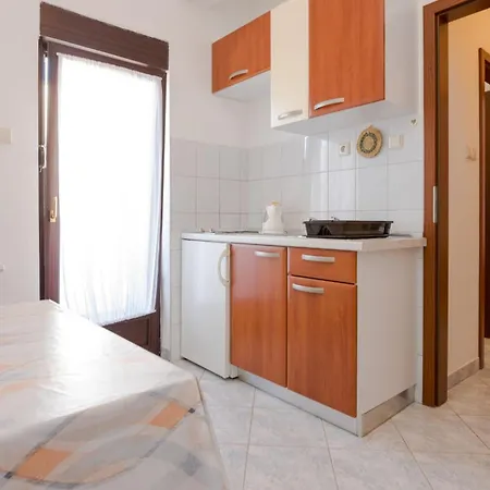 - Diklo 5887a Zadar